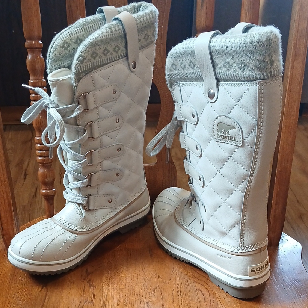 Sorel Women's Gray Quilted Winter Boots